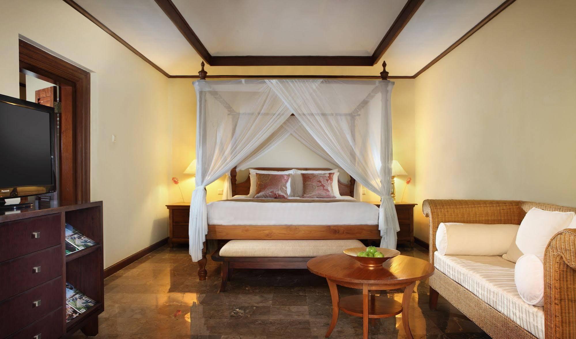 Resor Puri Santrian