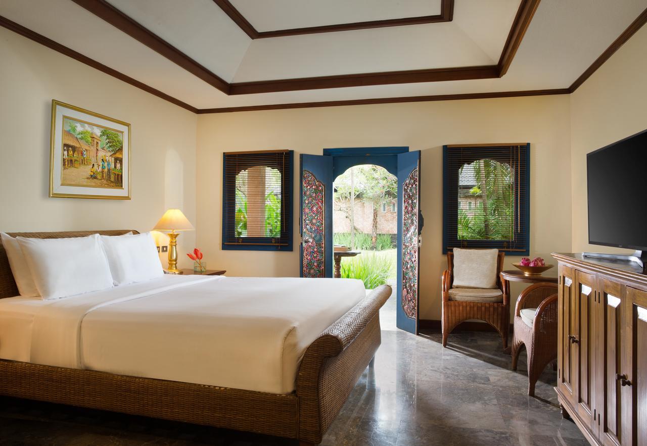 Puri Santrian And 4* Sanur